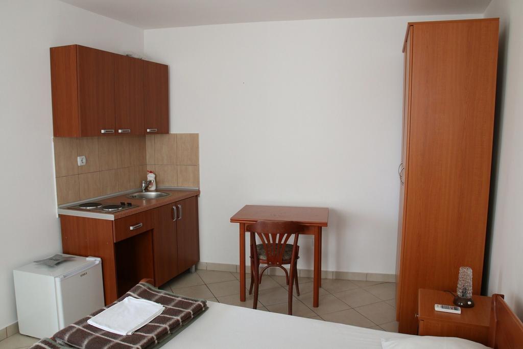 Vera Apartments Budva Bilik gambar